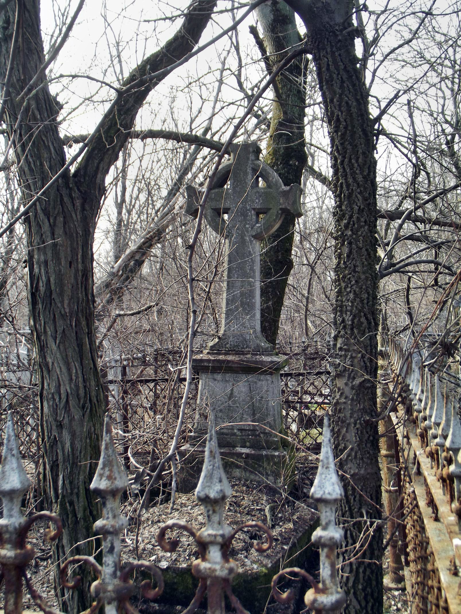 Экскурсия по Таганрогу 9: Открытие сезона экскурсий, Старое кладбище